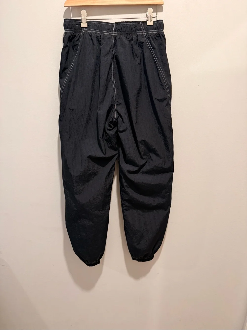 Nike Swoosh High-Rise Woven Pants Size Small
